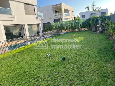 Villa d’exception à vendre à El Menzeh – Résidence sécurisée