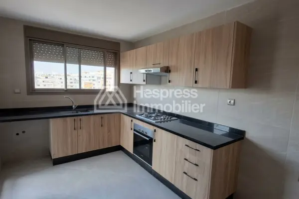 Appartement à louer à Riad Salam Marjane