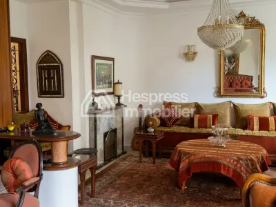 شقة للبيع بالقرب من Lycée Regnaut