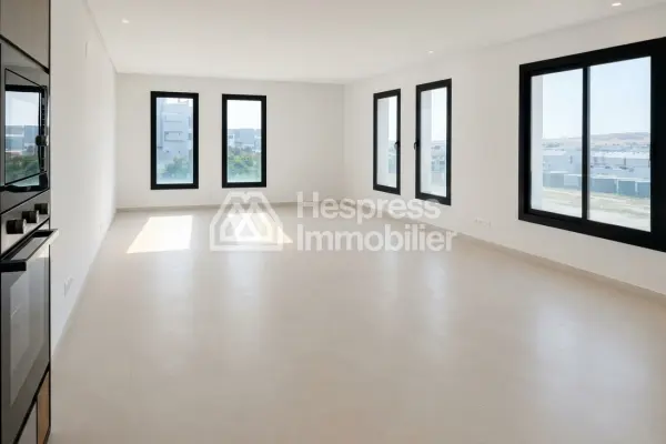 Bureaux professionnels vides modulables à vendre dans la Zone Franche de Tanger TFZ, De 50 m² à 114 m²