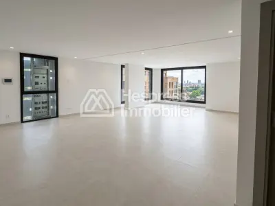 Bureaux professionnels vides modulables à vendre dans la Zone Franche de Tanger TFZ, De 50 m² à 114 m²