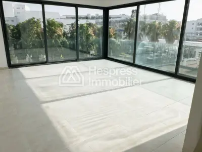 Bureaux professionnels vides modulables à vendre dans la Zone Franche de Tanger TFZ, De 50 m² à 114 m²
