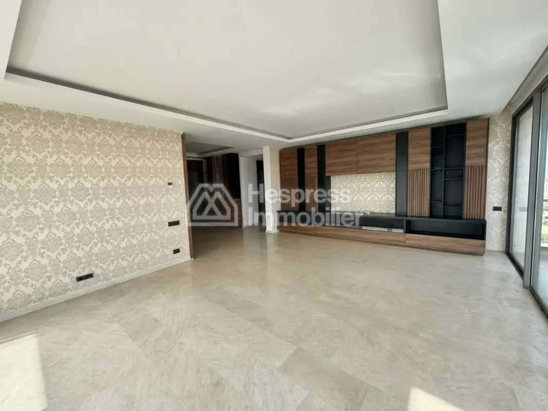 Exceptional 206 m² penthouse for rent – ​​L'Orangeraie du Souissi