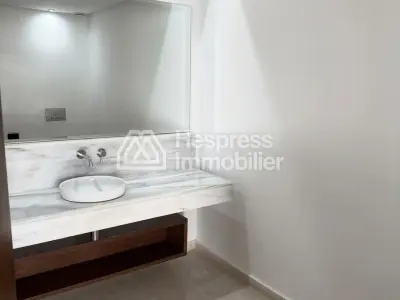 Exceptional 206 m² penthouse for rent – ​​L'Orangeraie du Souissi