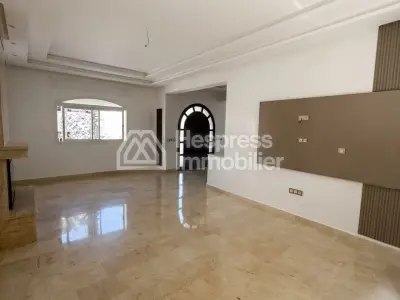 Unfurnished villa for rent in Boubana