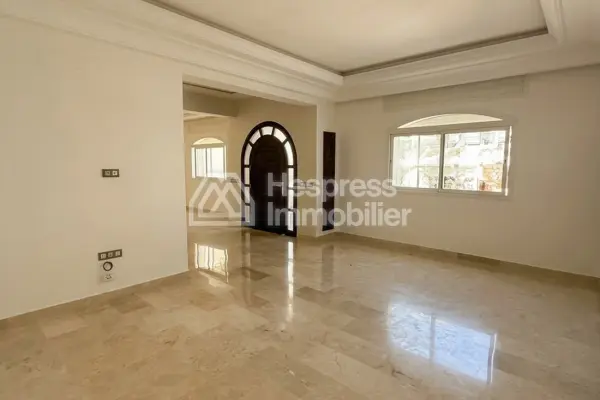 Unfurnished villa for rent in Boubana