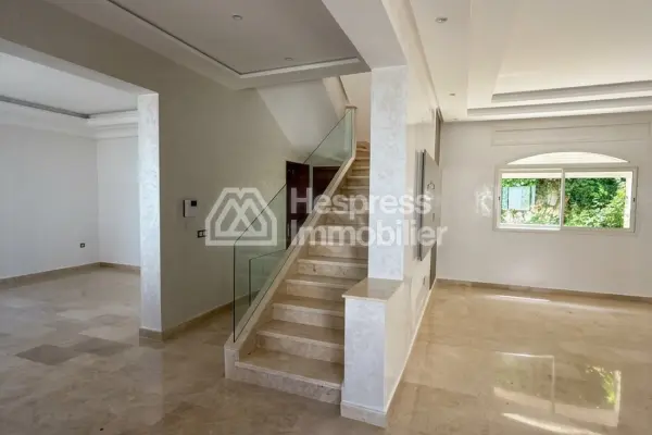 Unfurnished villa for rent in Boubana
