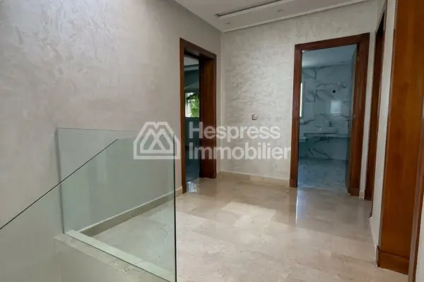 Unfurnished villa for rent in Boubana