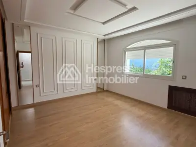Unfurnished villa for rent in Boubana