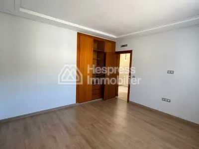 Unfurnished villa for rent in Boubana