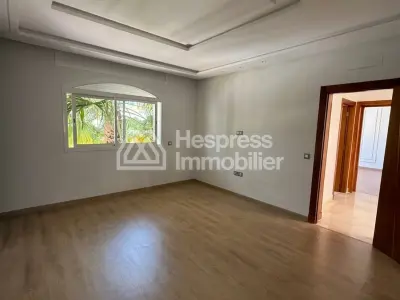 Unfurnished villa for rent in Boubana