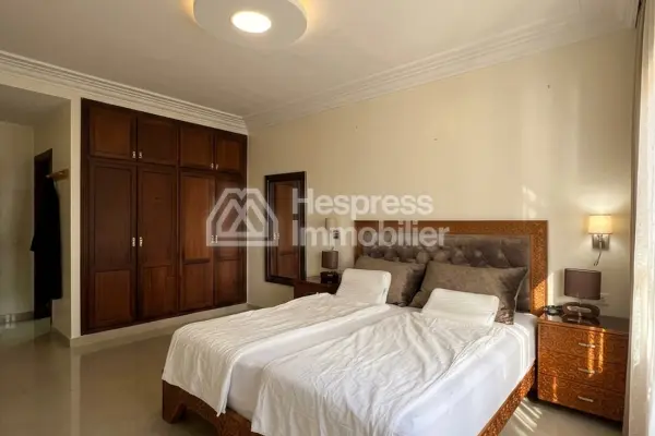 3-bedroom apartment – ​​Iberia district