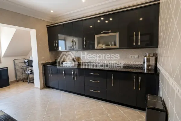 3-bedroom apartment – ​​Iberia district
