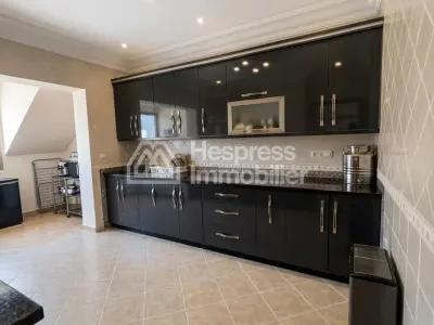3-bedroom apartment – ​​Iberia district