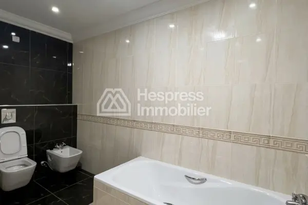 3-bedroom apartment – ​​Iberia district