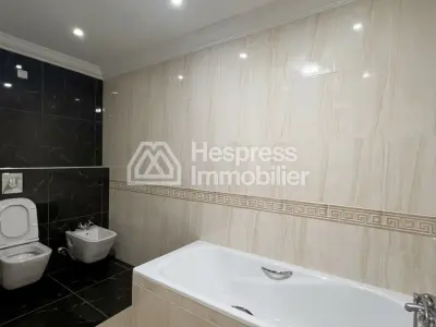 3-bedroom apartment – ​​Iberia district