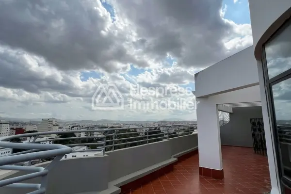 4-Bedroom Apartment – ​​Iberia District