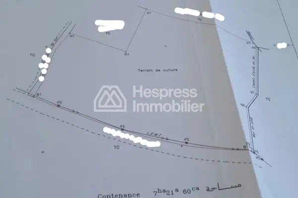 🌾 Opportunité d'Investissement : Terrain Titré de 7 Hectares à Vendre – Route d'Agafay 🗺️