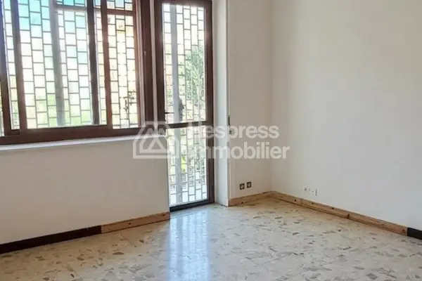 Apartment Moujahidine