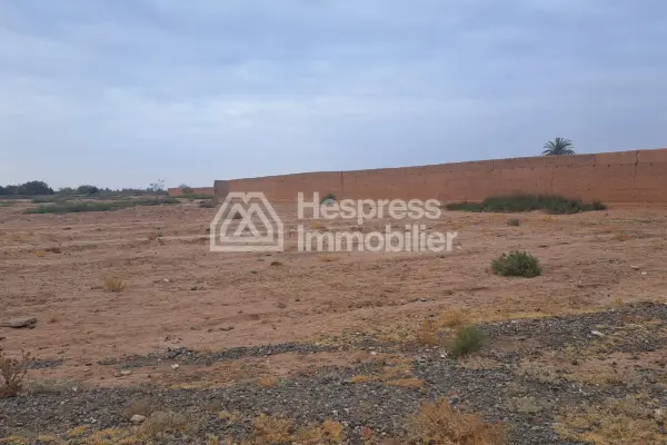 🌾 Opportunité d'Investissement : Terrain Titré de 7 Hectares à Vendre – Route d'Agafay 🗺️