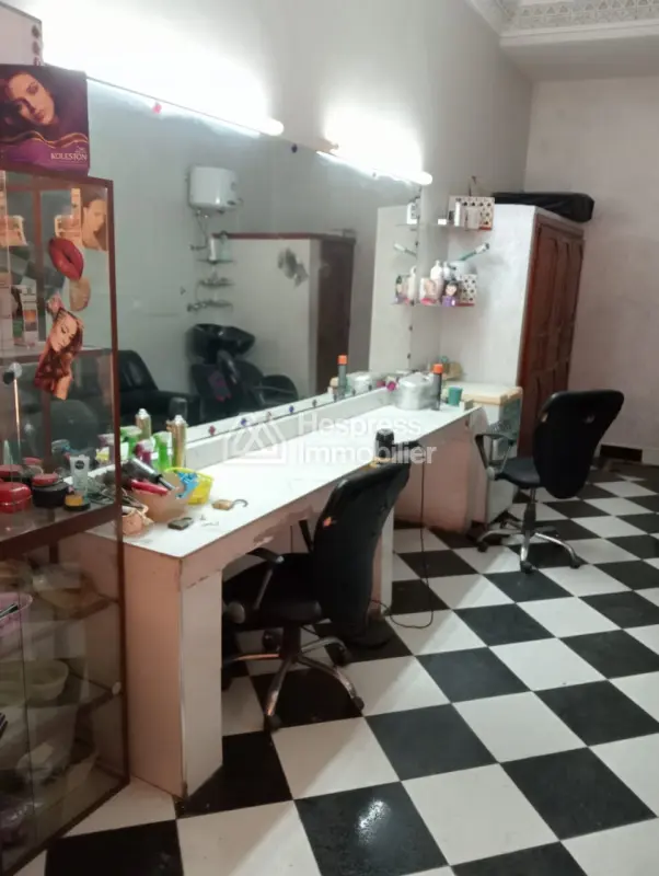 🏪 Prime Commercial Premises for Sale – Bab Taghzout, Medina of Marrakech 🇲🇦