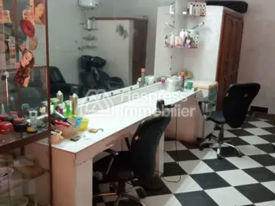 🏪 Prime Commercial Premises for Sale – Bab Taghzout, Medina of Marrakech 🇲🇦