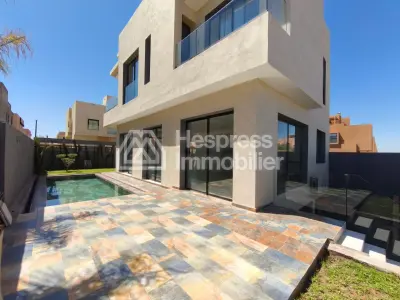 🏡 Villa Moderne d’Exception à Vendre – Domaine Tagana, Marrakech ✨