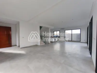 🏡 Villa Moderne d’Exception à Vendre – Domaine Tagana, Marrakech ✨
