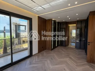 Modern luxury villa for sale