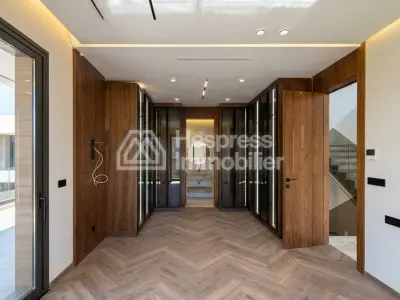 Modern luxury villa for sale