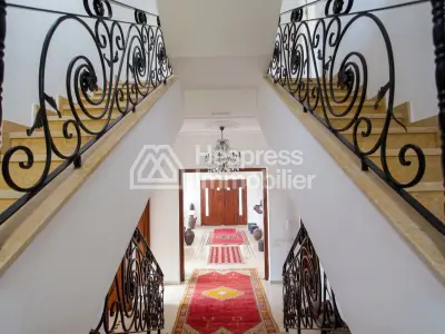 Luxurious Villa in Mnar CAS26610