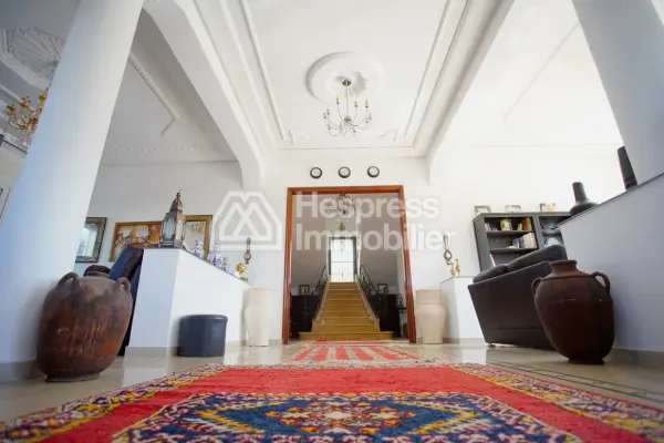 Luxurious Villa in Mnar CAS26610