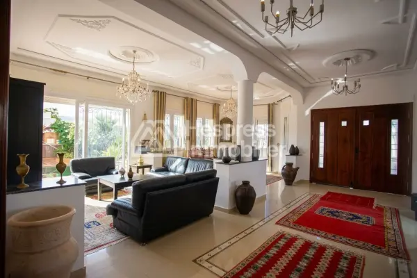 Luxurious Villa in Mnar CAS26610