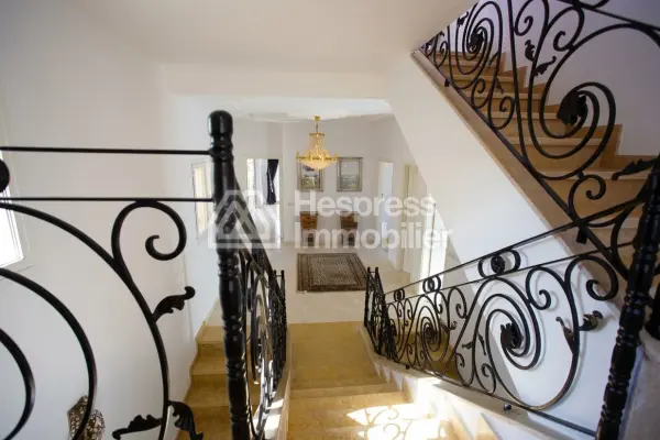 Luxueuse Villa Sur Mnar CAS26610