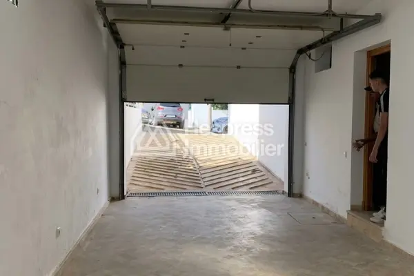 6-Bedroom Villa – Boubana District
