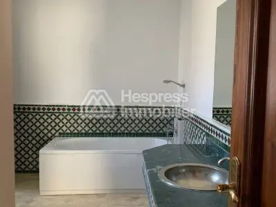 6-Bedroom Villa – Boubana District
