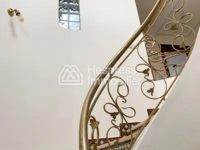 6-Bedroom Villa – Boubana District