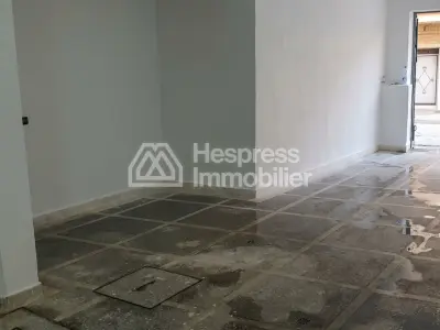 2 Bedroom Apartment & Garage, Romana District