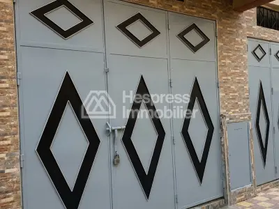 2 Bedroom Apartment & Garage, Romana District