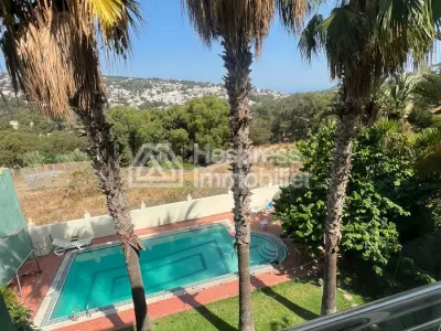 Villa with Swimming Pool – Neighborhood Moujahidine