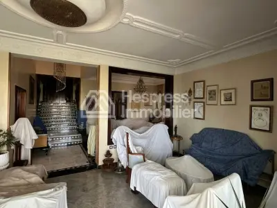 Villa with Swimming Pool – Neighborhood Moujahidine