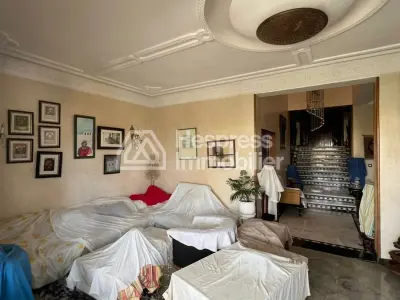 Villa with Swimming Pool – Neighborhood Moujahidine