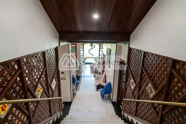 Villa with Swimming Pool – Neighborhood Moujahidine