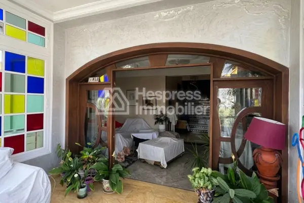 Villa with Swimming Pool – Neighborhood Moujahidine
