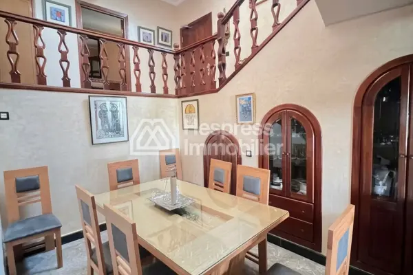 Villa with Swimming Pool – Neighborhood Moujahidine