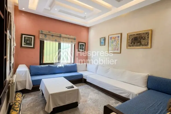 Villa with Swimming Pool – Neighborhood Moujahidine