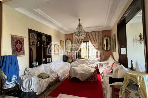 Villa with Swimming Pool – Neighborhood Moujahidine