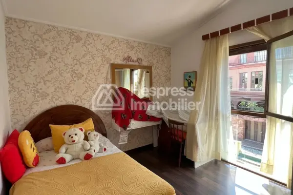 Villa with Swimming Pool – Neighborhood Moujahidine
