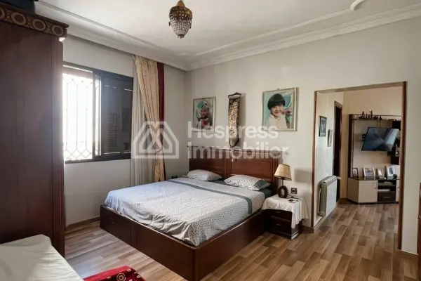 Villa with Swimming Pool – Neighborhood Moujahidine