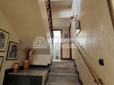 Villa with Swimming Pool – Neighborhood Moujahidine
